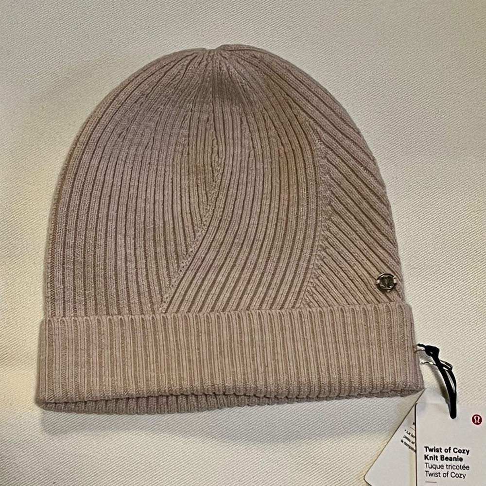 NWT Lululemon Twist of Cozy Beanie Hat Pink